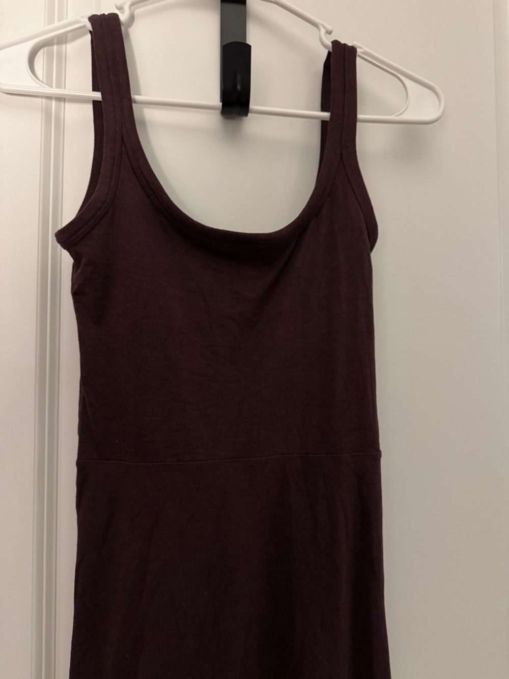 Vuori Sleeveless Wine-Colored Jumpsuit Romper - Picture 2 of 7